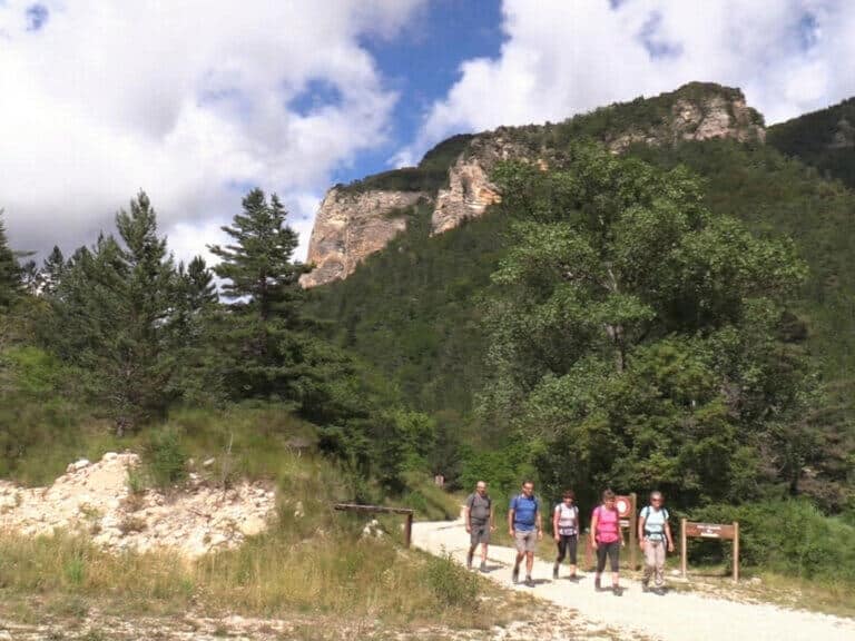 Stage Natha Yoga Therapeutique Hautes Alpes Montagne 768x576